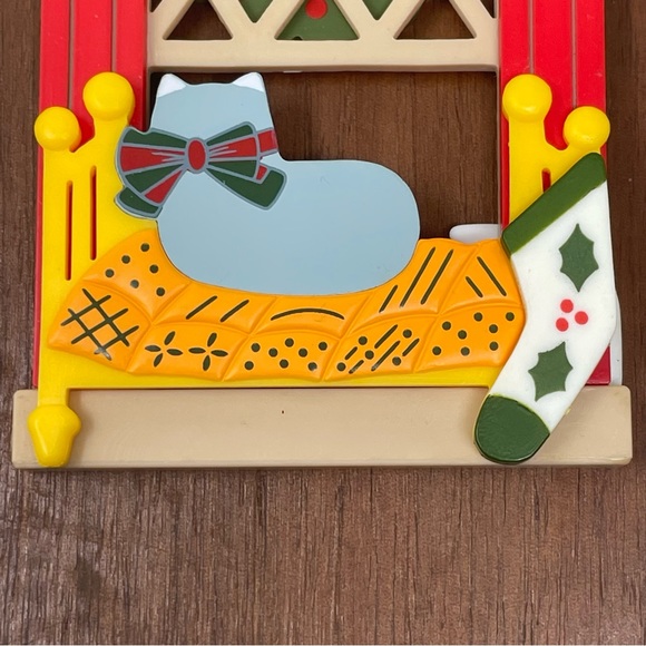 Vintage 80s Peekaboo Kitty Cat Window Ornament Hanging Decor - Picture 13 of 14